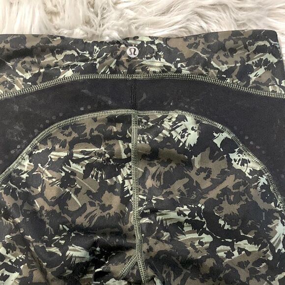 LULULEMON Green Floral & Black Mesh Cropped Leggings - Picture 7 of 8